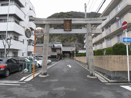 眉山のふもと